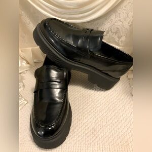 KENNETH COLE